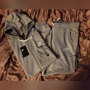 Men's Nike Sweatsuit